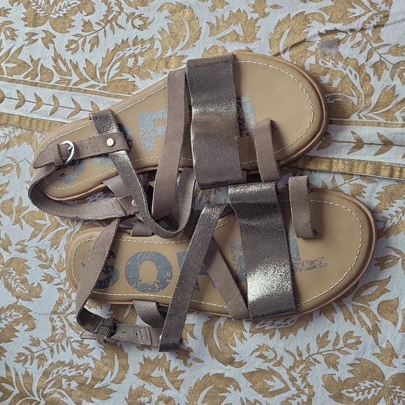 Sorel Ella Criss Cross Summer Sandles Golden Bronze Molded Sole Toe Ring Size 8 - Picture 3 of 8